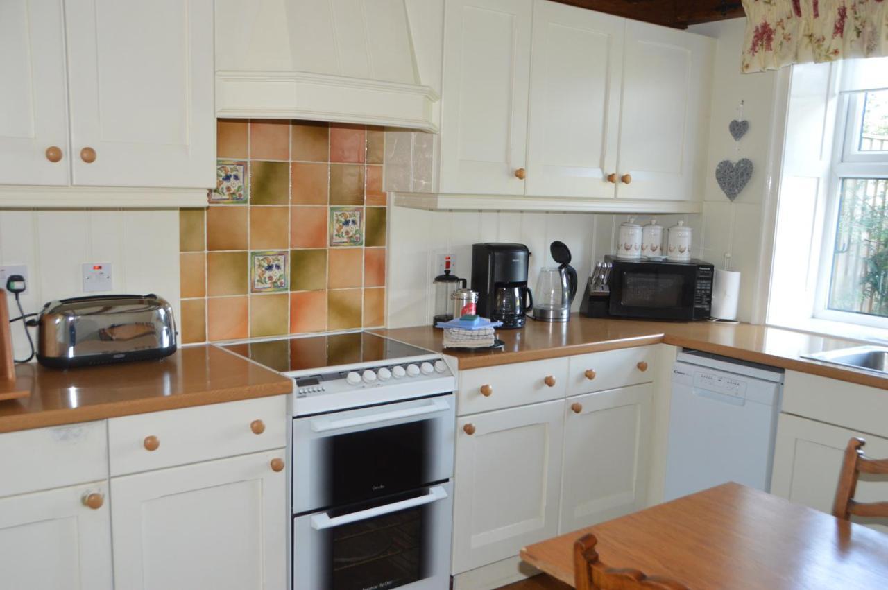 Middlehead Cottages Pickering Bagian luar foto