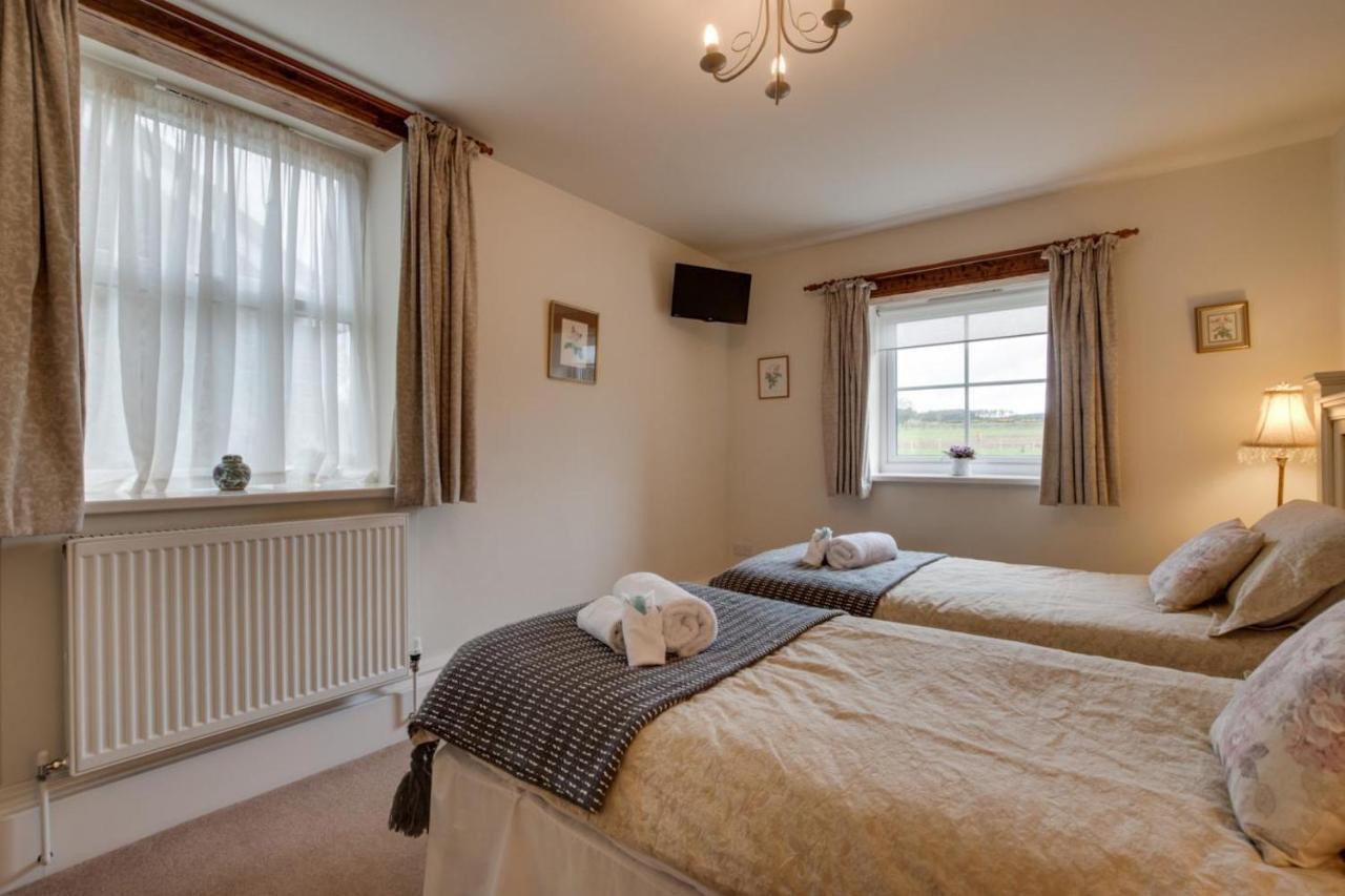 Middlehead Cottages Pickering Bagian luar foto