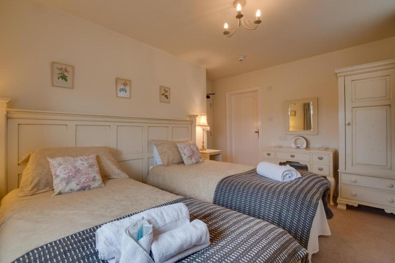 Middlehead Cottages Pickering Bagian luar foto